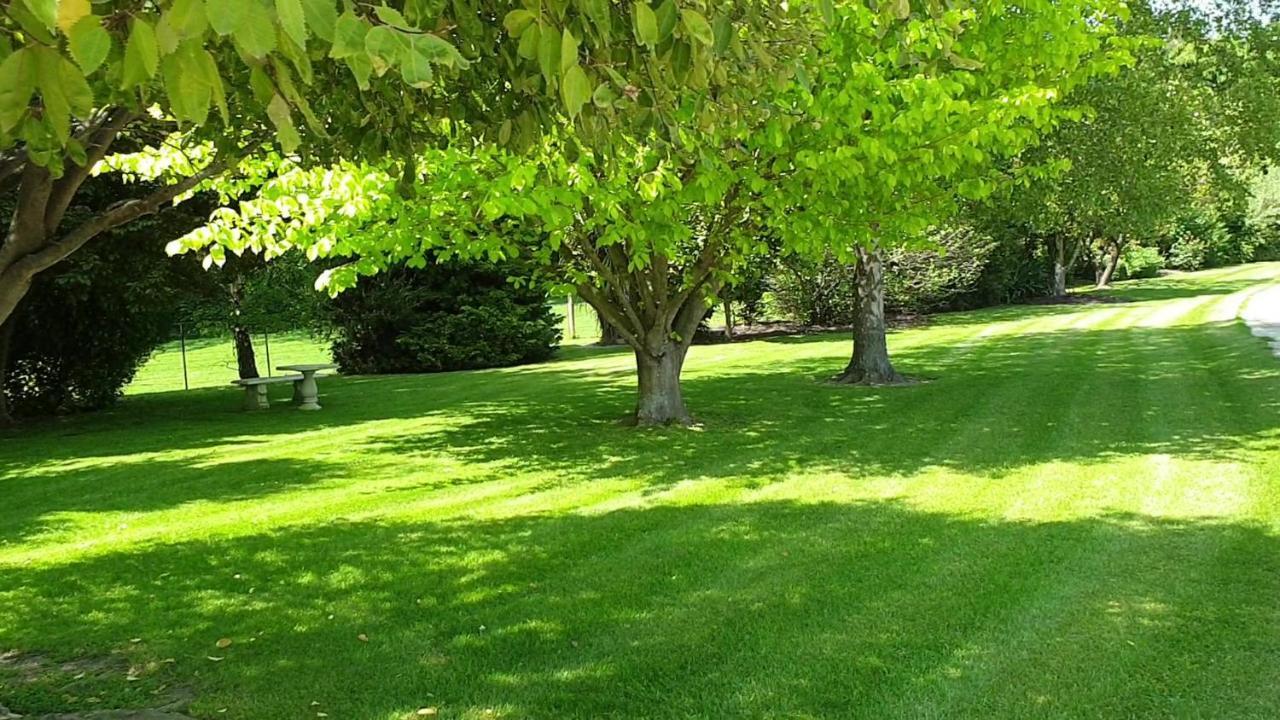 Accommodation At Lakeside Oamaru Bagian luar foto